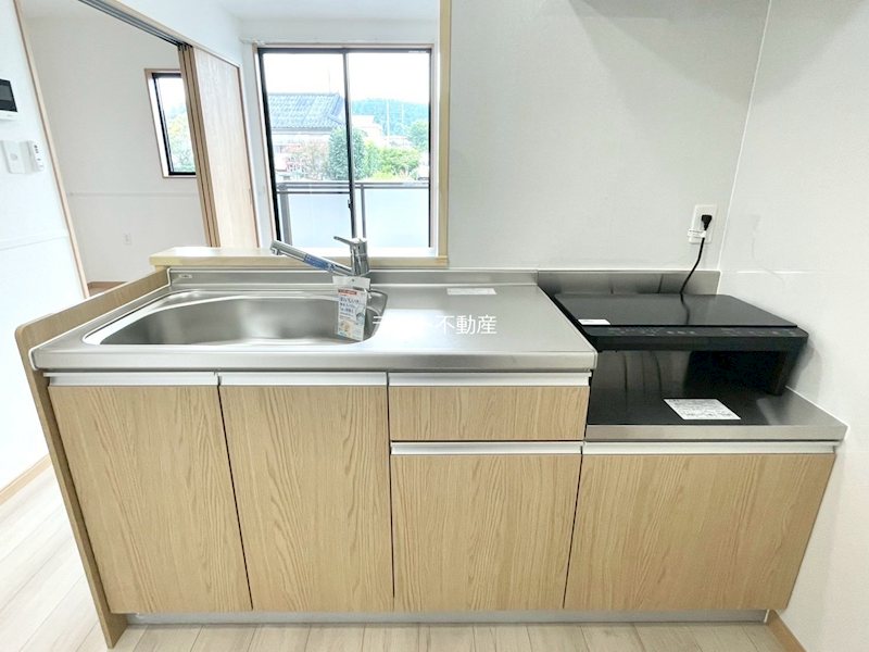 キッチン　写真は同タイプ、別物件の写真となります。