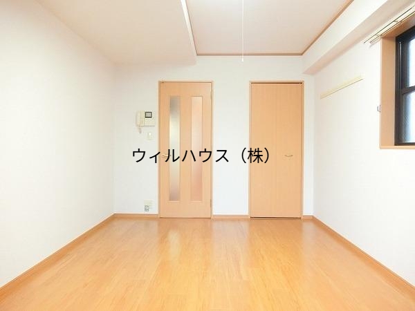 居室・リビング　洋室広々！