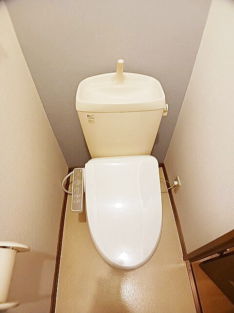 トイレ　嬉しい温水洗浄便座付き♪