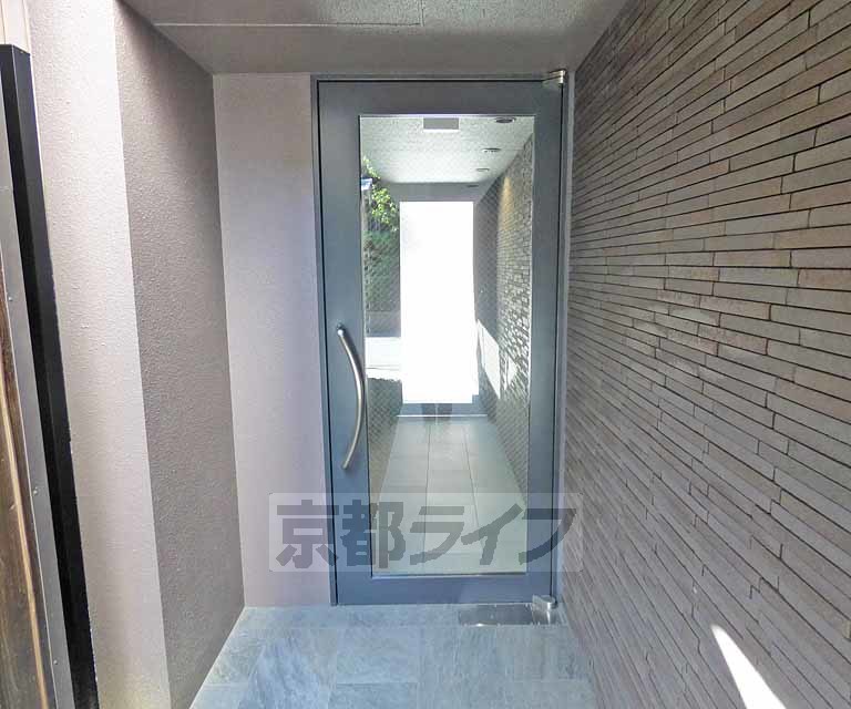 その他共有部分　建物入り口です。