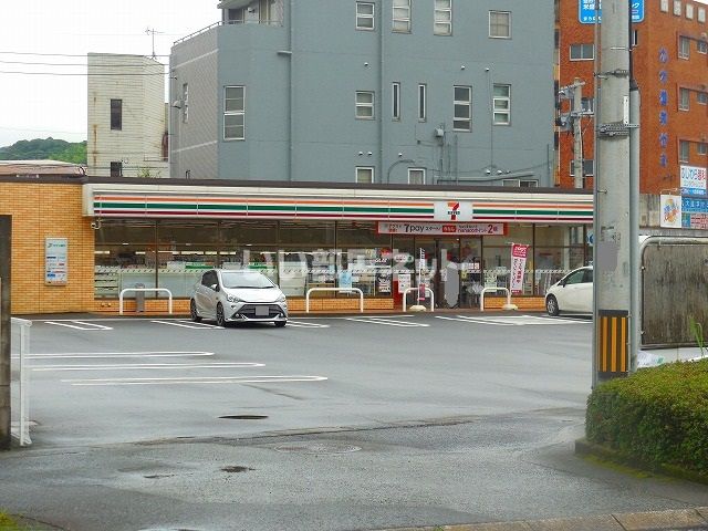 コンビニ　セブンイレブン 鹿児島護国神社前店（コンビニ）まで738m