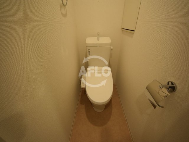 トイレ　セレニテ心斎橋グランデ　トイレ