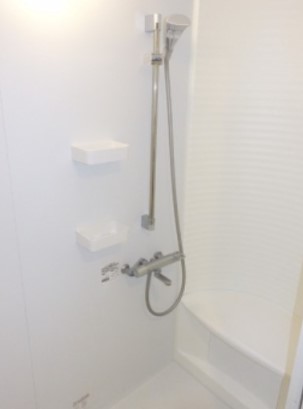 バス・シャワールーム　※別部屋の参考写真です。