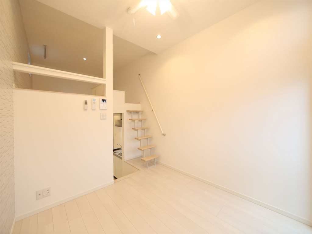 居室・リビング　洋室6帖　上段ロフト6.2帖（収納でもお部屋でも使えます）