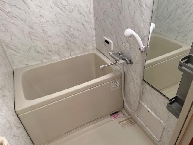 バス・シャワールーム　バス