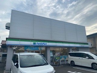 コンビニ　ファミリーマート　西宮津門大箇町店（コンビニ）まで302m