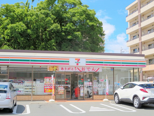 コンビニ　セブン－イレブン浜松成子町店（コンビニ）まで605m