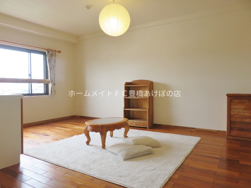 居室・リビング　同型別部屋写真