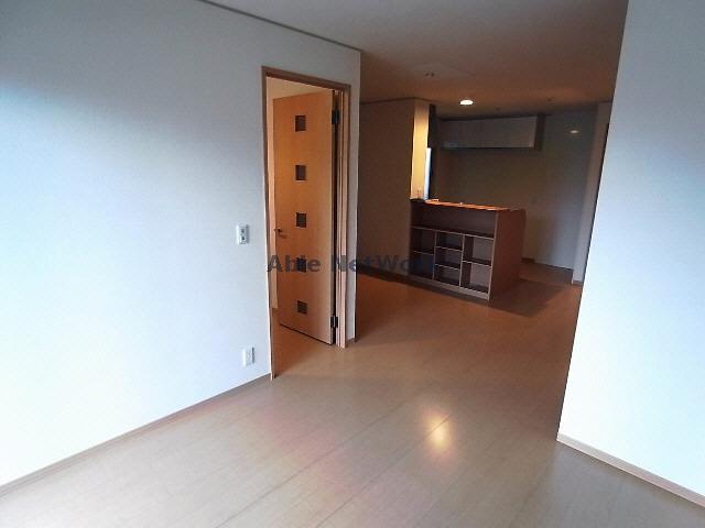 居室・リビング　※同型参考写真