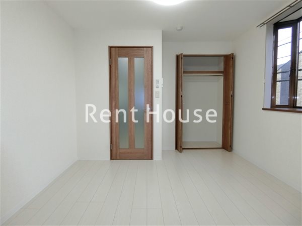 居室・リビング　別号室参考写真になります。