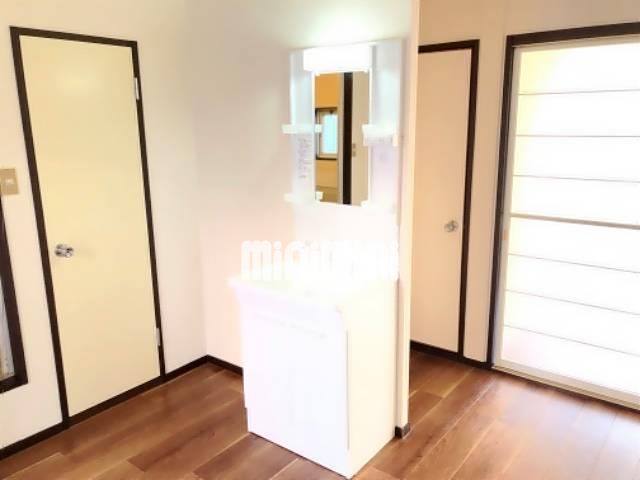 洗面設備　洗髪洗面化粧台