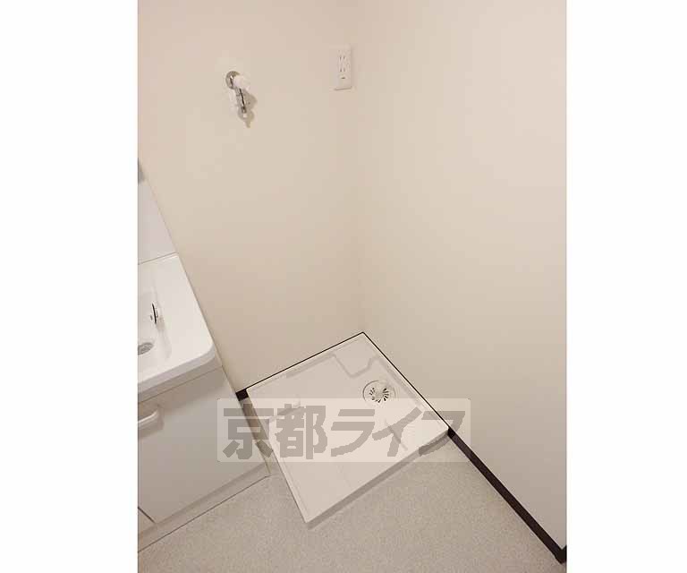 その他設備　洗濯機置き場は脱衣場にあります。