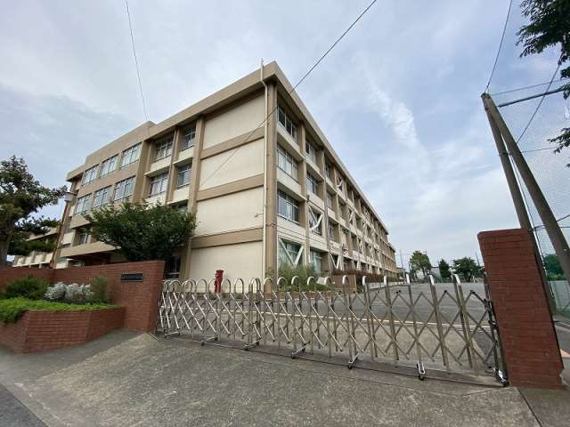 小学校　藤沢市立亀井野小学校（小学校）まで3195m