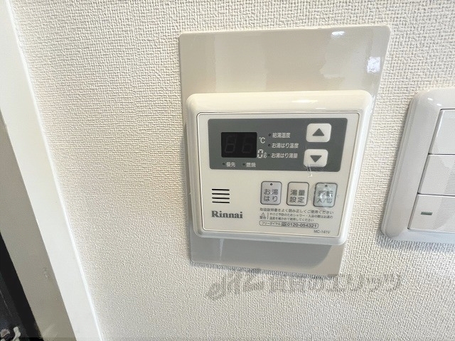 その他設備　給湯器リモコン