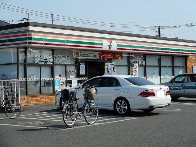 コンビニ　セブンイレブン江津２丁目店（コンビニ）まで750m