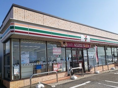 コンビニ　セブンイレブン滑川中村店（コンビニ）まで1300m