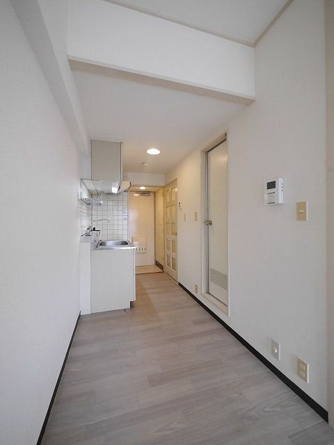 その他部屋・スペース　★洋室からキッチン周りの様子★