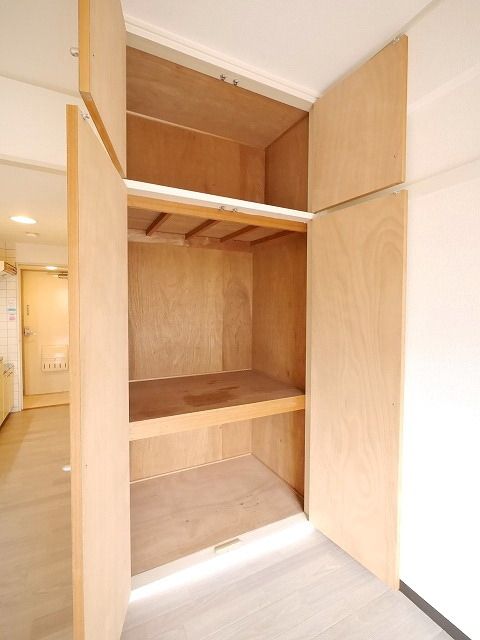 その他設備　★洋室の収納★