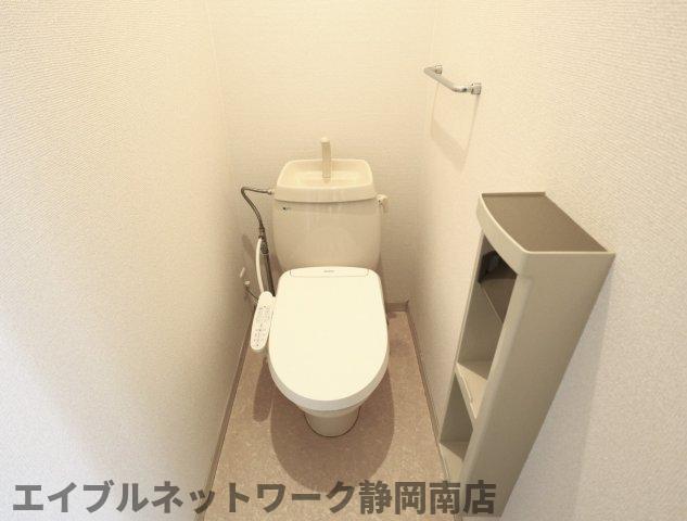 トイレ　トイレもきれいです