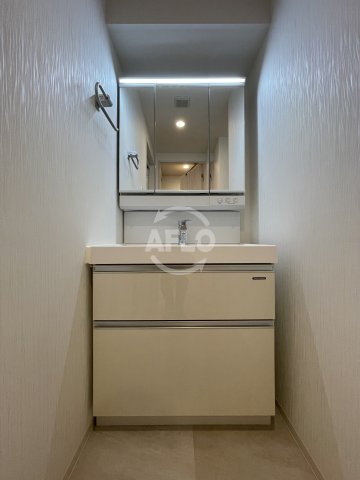 洗面設備　プレジオ難波　独立洗面台(ブラウンtype)