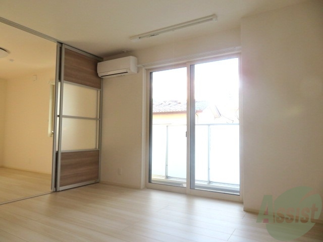 居室・リビング　こち５ら生活のメインとなる１２．３５帖の洋室になります。