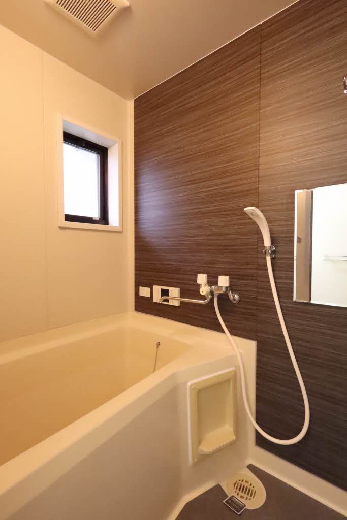 バス・シャワールーム　追い焚き付きバス♪