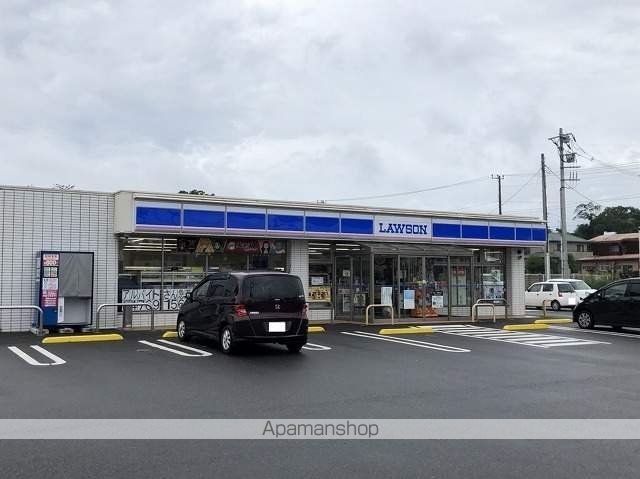 コンビニ　ローソン（コンビニ）まで806m