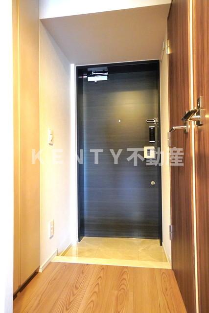 玄関　収納もある玄関です