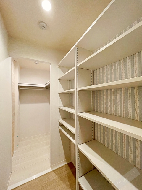 収納　大容量のウォークインクローゼット付き♪