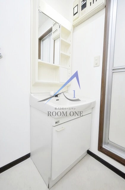 洗面設備　独立洗面台です。