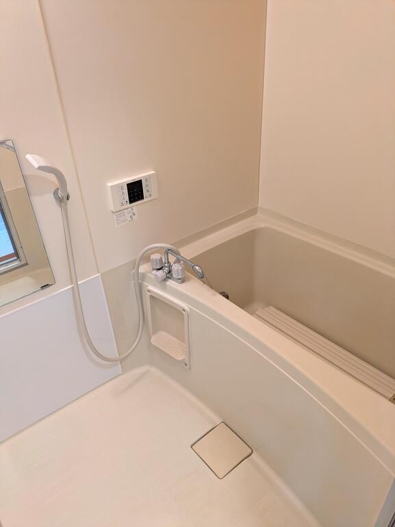 バス・シャワールーム　追い焚き機能付き