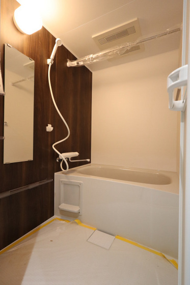 バス・シャワールーム　※別部屋の写真です