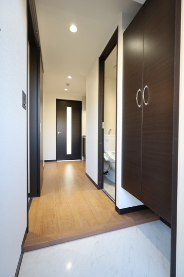 玄関　※別部屋の写真です