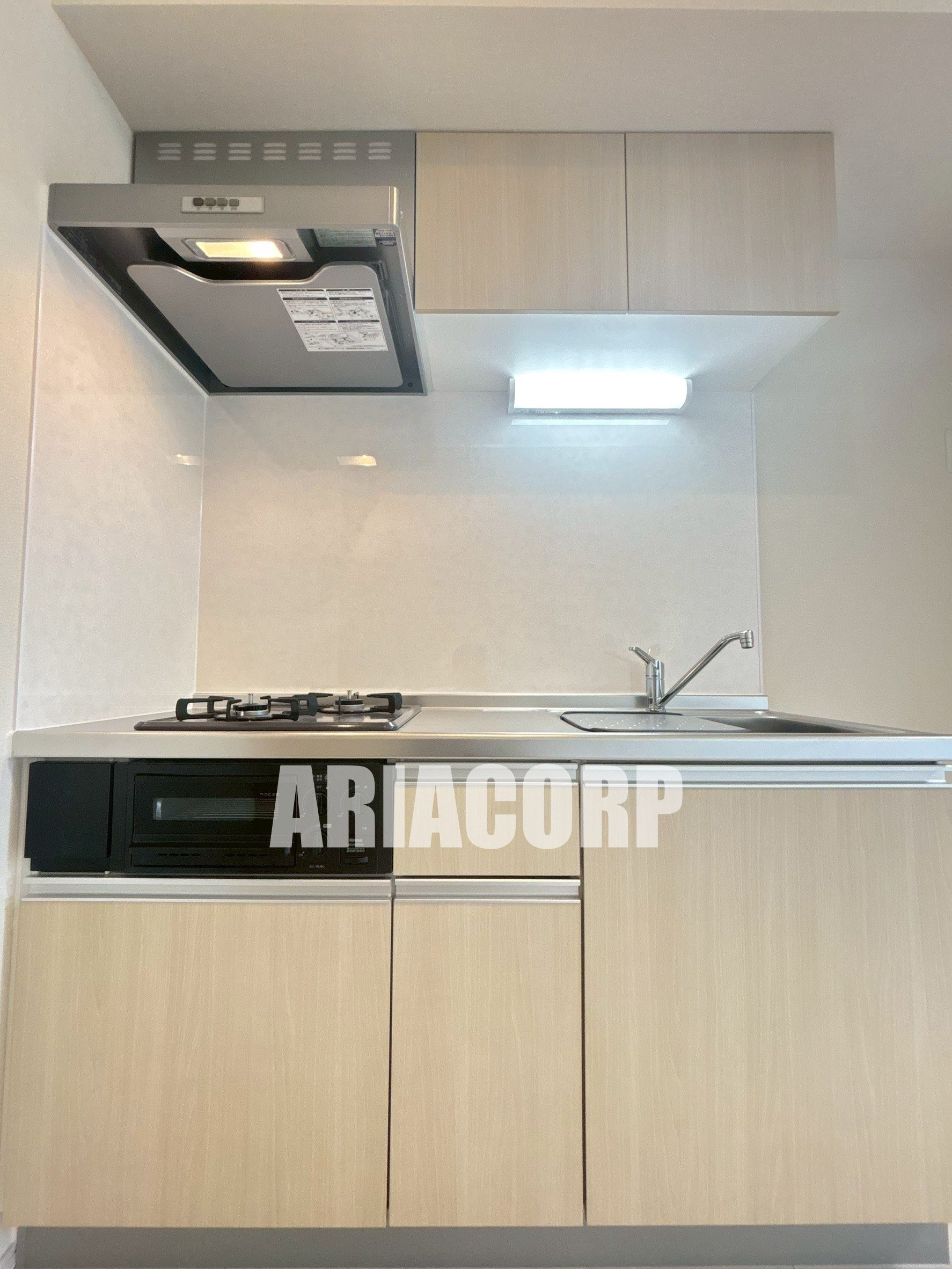 キッチン　2口コンロ、グリル付きのシステムキッチン完備！