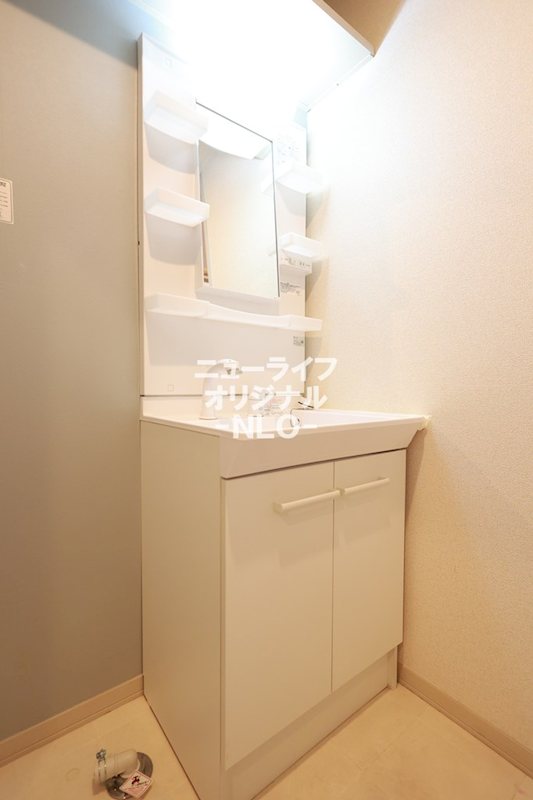 洗面設備　忙しい朝の身支度やシンク周りのお手入れに役立つ洗髪洗面台★