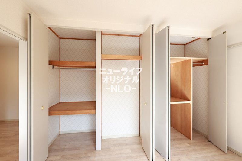 収納　洋服から布団類までたっぷり収納できるので空間もスッキリ★
