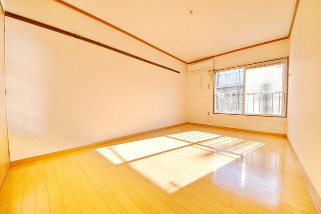 居室・リビング　～明るいお部屋ですね～