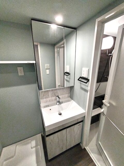 洗面設備　◆朝の支度に便利な洗髪洗面化粧台◆