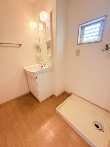 洗面設備　使いやすい洗面所です