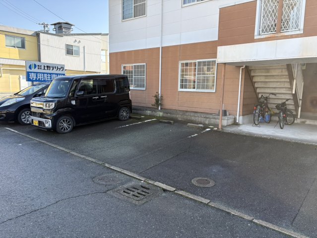 駐車場　駐車場完備です