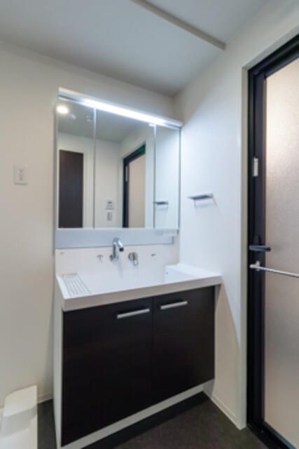 洗面設備　スペースが確保できる洗面所です