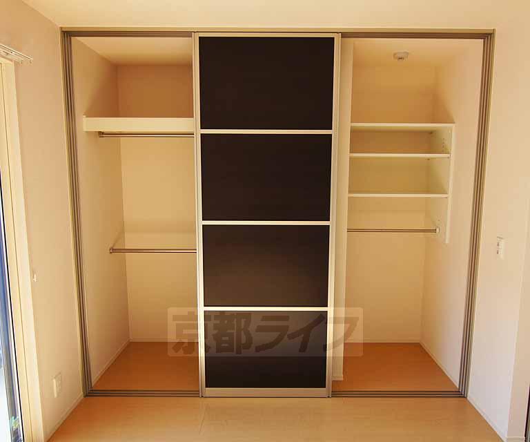 収納　たっぷり収納できるクローゼットです。