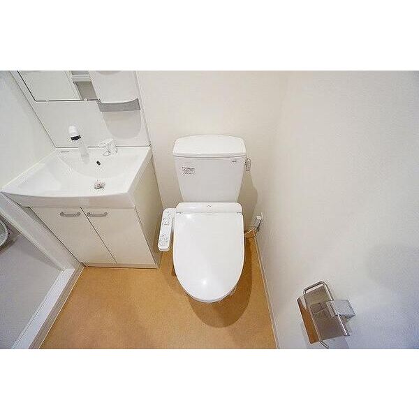 トイレ　同仕様写真となります。