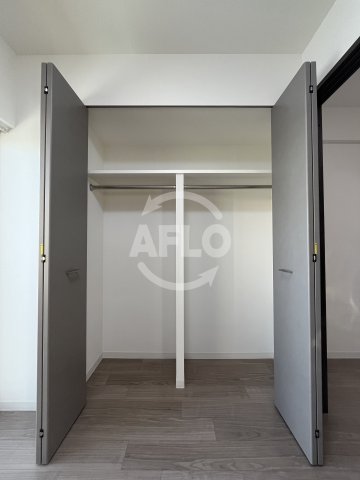収納　エスタート塚本　クローゼット