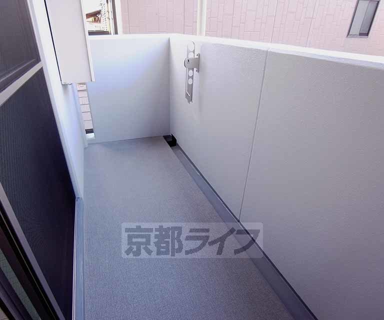 バルコニー　洗濯物も楽々干せます・