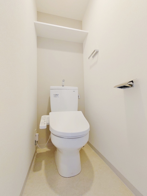 トイレ　暖房便座付シャワートイレ