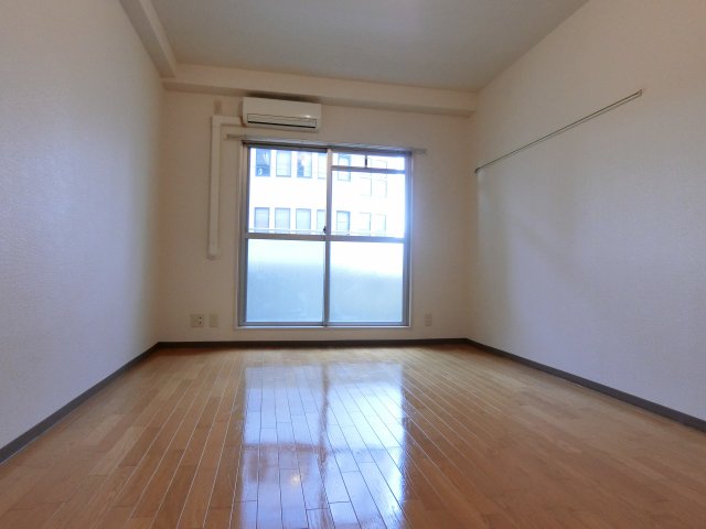 居室・リビング　詳細は、RISUMO江坂本店→06-6155-7137まで♪