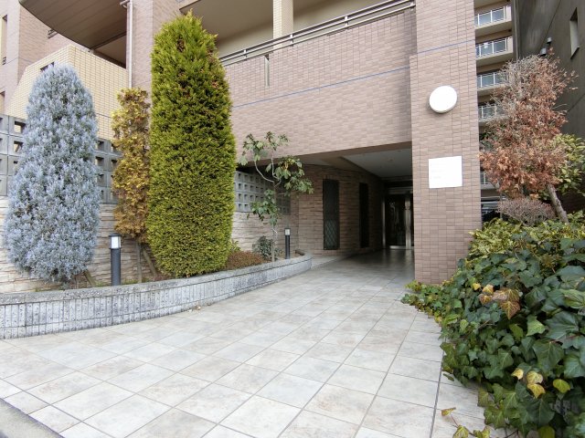 エントランス　詳細は、RISUMO江坂本店→06-6155-7137まで♪