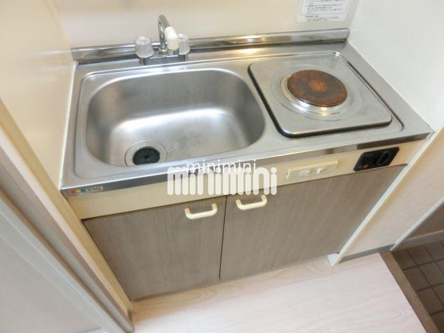 キッチン　ヒーター付のキッチンです。すぐに調理できます。