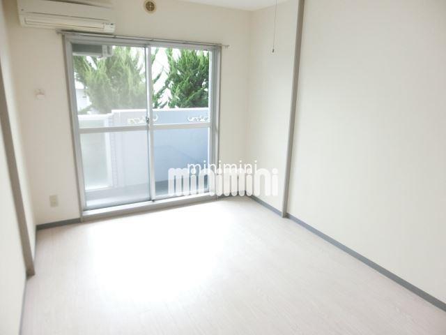 その他　６．７５帖の洋室です。